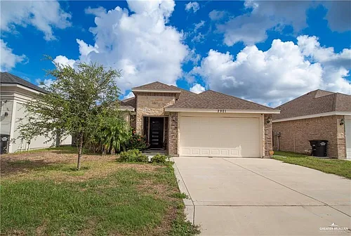 2901 E Imperial Oaks Dr Photo 1