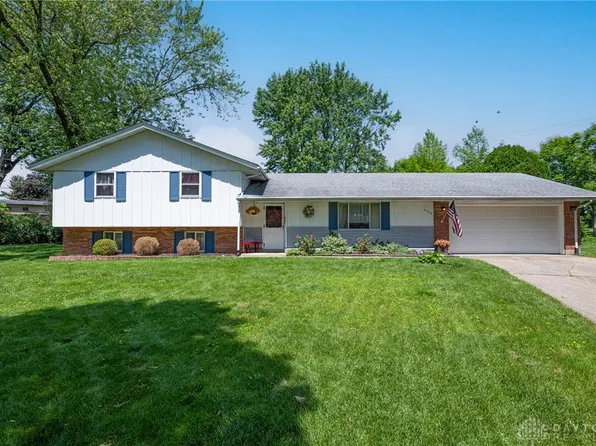 4709 Briar Knoll Dr, Dayton, OH 45429