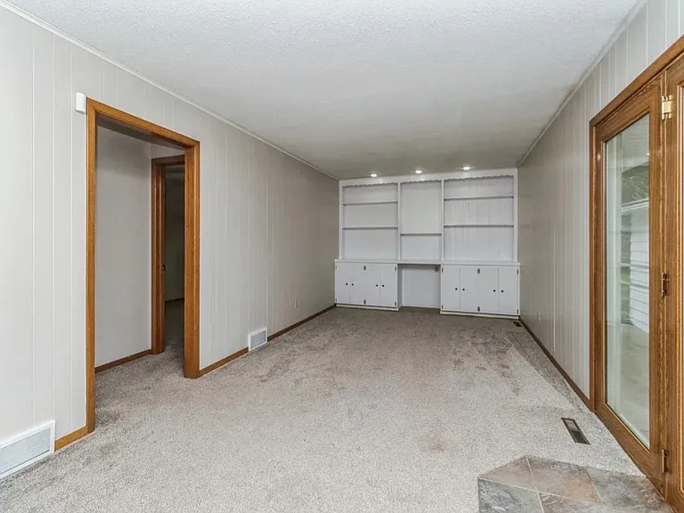 1001 W Boston Ave — Photo 4