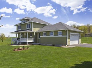 851 162nd St, Hammond, WI 54015