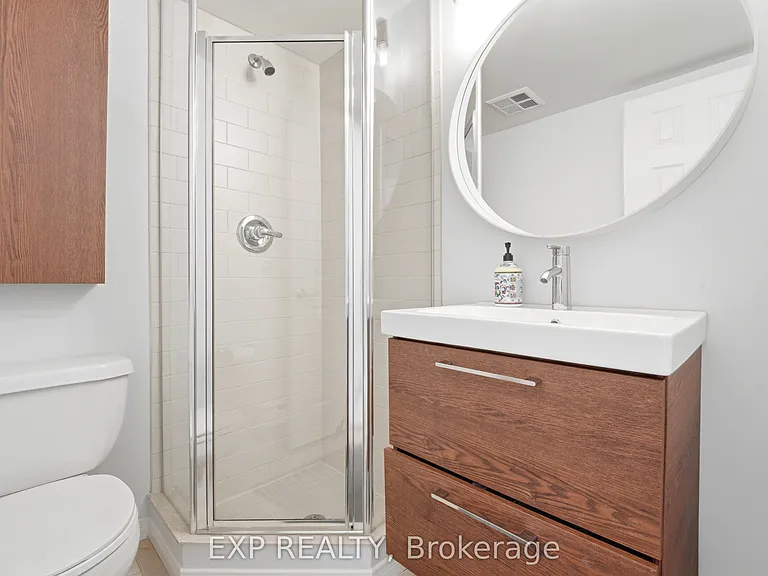 230 King St E #Penthouse 20 — Photo 21