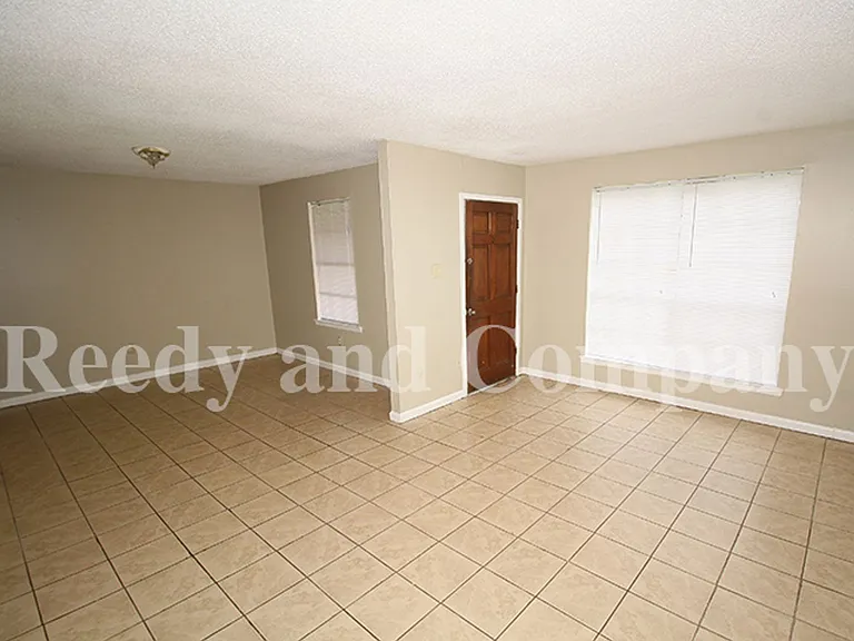 3385 Barbwood Dr — Photo 5