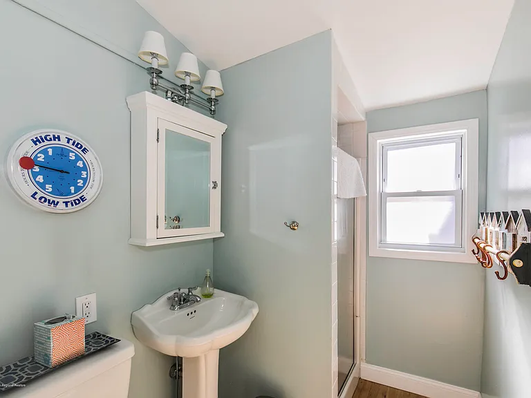 42 Central Ave — Photo 11