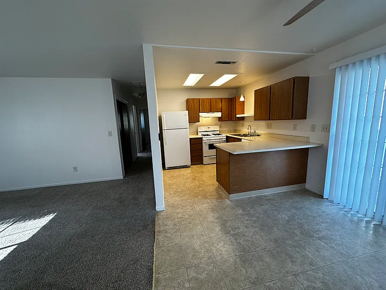 20127 Shannon Dr #D — Photo 4