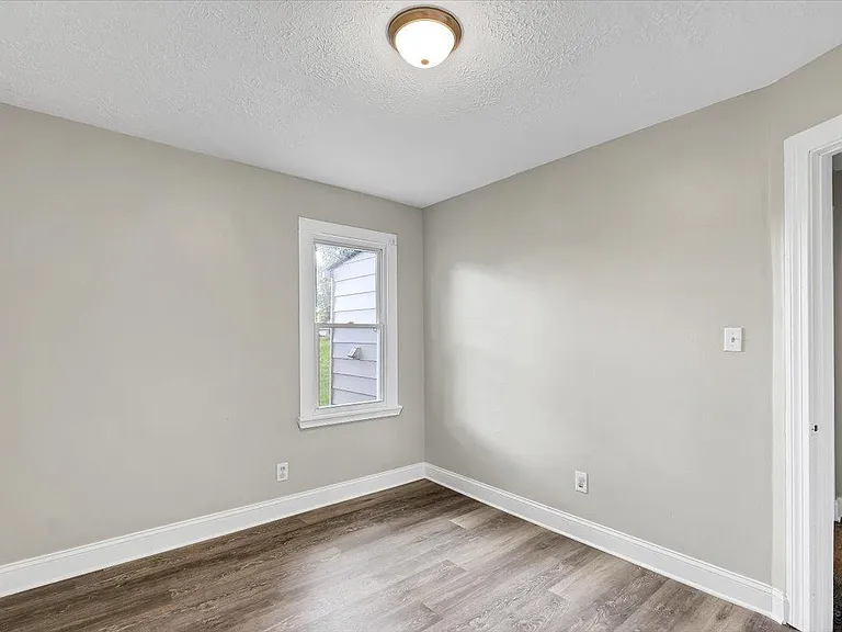 3328 Farnsley Rd — Photo 18