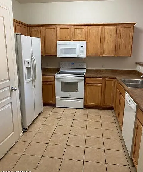 8777 W Dahlia Dr — Photo 3