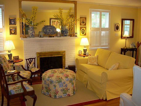 Living Room Fireplace with gas logs