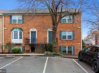 975 S Rolfe St #1, Arlington, VA 22204