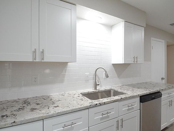5th image of 2203 Sheraton Dr