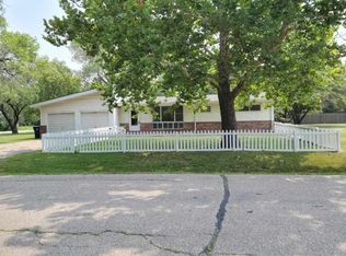 526 N Prosperity Ln, Andover, KS 67002
