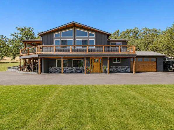 10643 Antioch Rd, White City, OR 97503