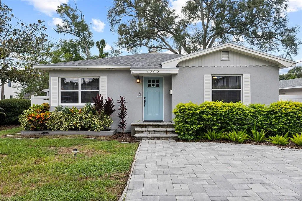 3 bed, 2.0 bath, 1297 sqft, $5,500 — Photo 1