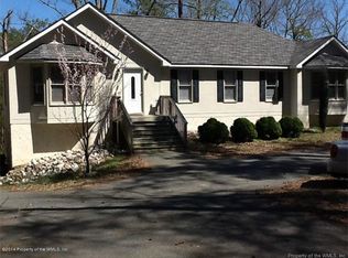 17 Wooldridge Cove Dr, Deltaville, VA 23043