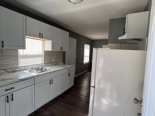 117 S West St, Emporia, KS 66801