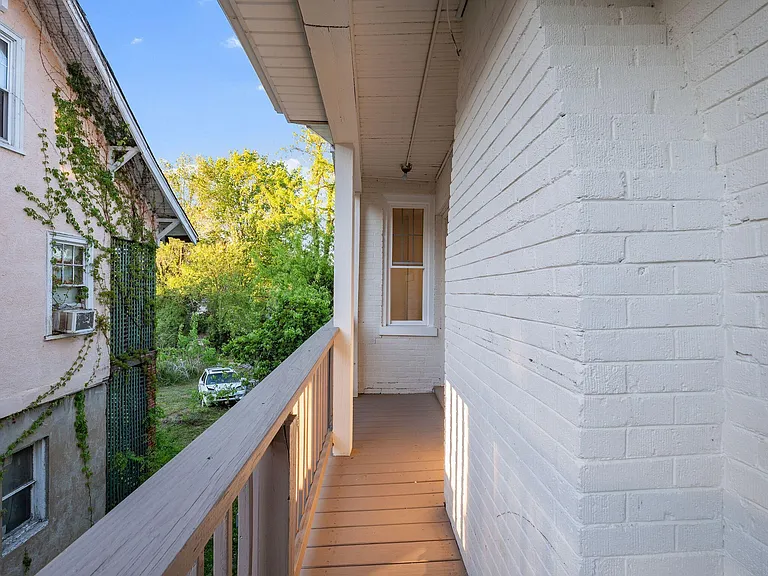 518 Riverland Rd SE — Photo 2