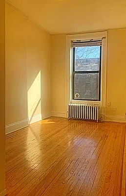 Rented by Levy Realty Group Inc | media 20