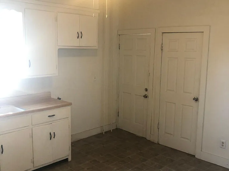 1309 W D St #A — Photo 9