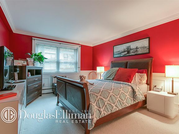 5th image of 50 Hill Park Ave APT 1R