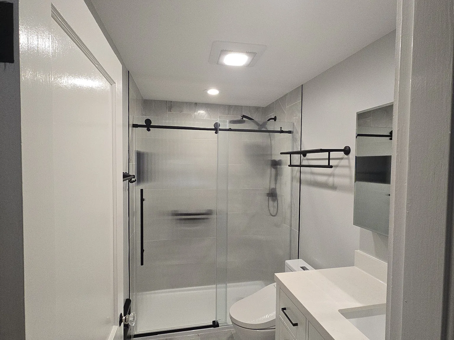 2 bed, $3,195 — Photo 4