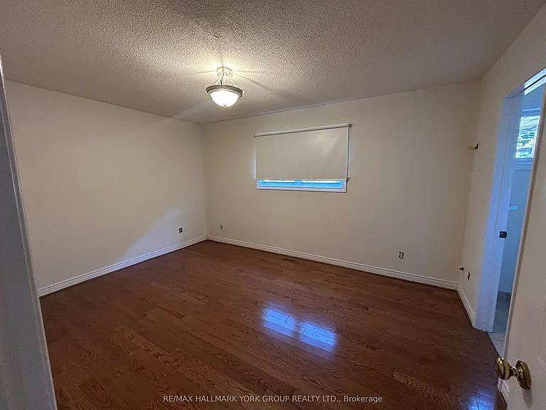 19 Stonehill Blvd — Photo 5