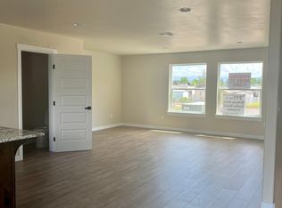 7843 28th St, White City, OR