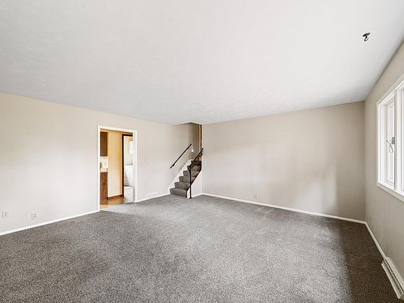 4th image of 18190 Amberly Ln