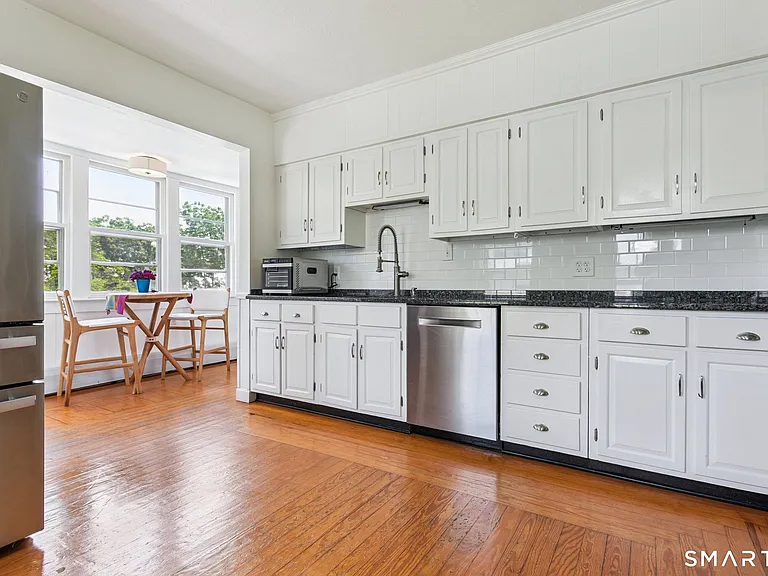 24 Warren Ave — Photo 7