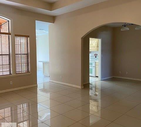 3rd image of 2517 Thomas Ln