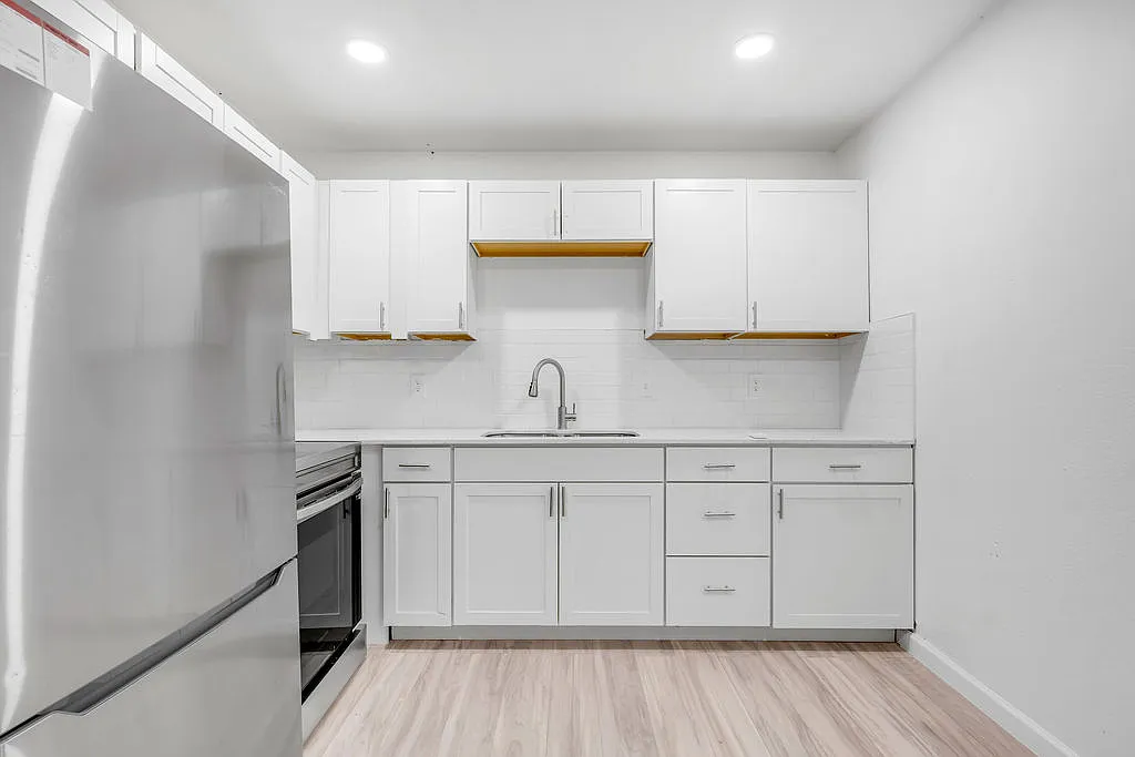 2 bed, 896 sqft, $799 — Photo 3