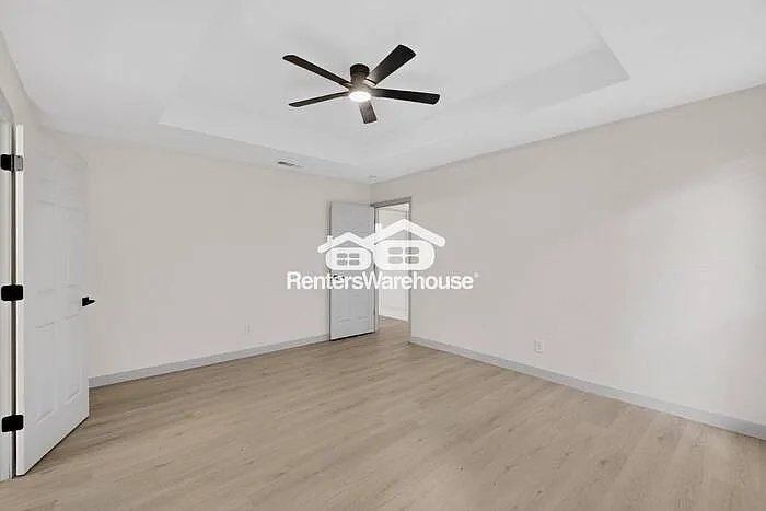 710 Worcester Ln — Photo 28