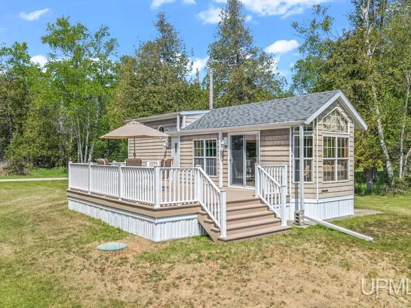 3962 New Wilsey Bay U.25 Rd, Rapid River, MI 49878