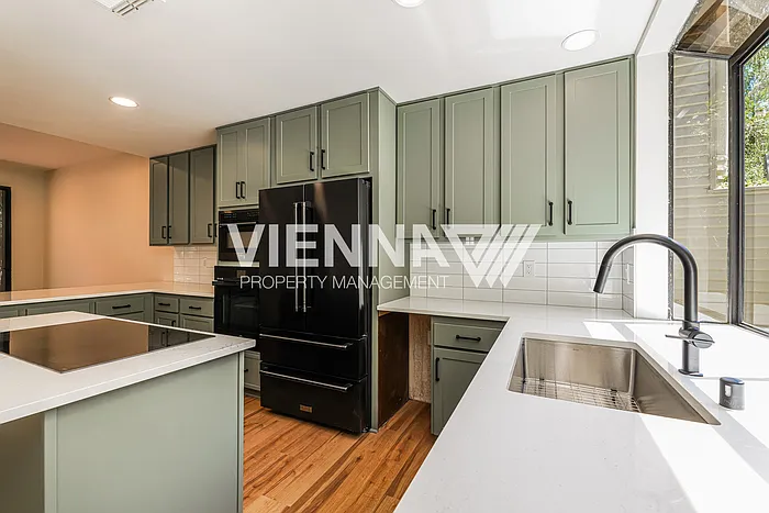 340 Wyndgate Rd — Photo 5