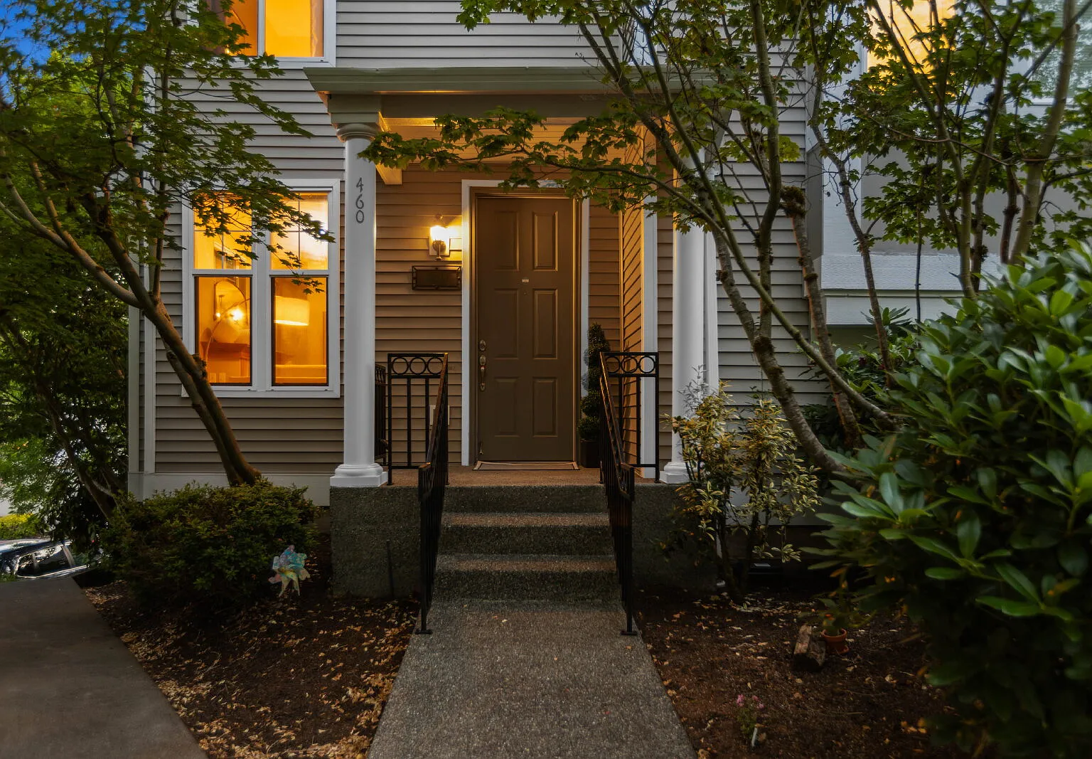 1/2 Off First Months Rent If Lease Signed By 9/1! Beautiful End-Unit Townhome In Highland Parc | ... — Photo 3