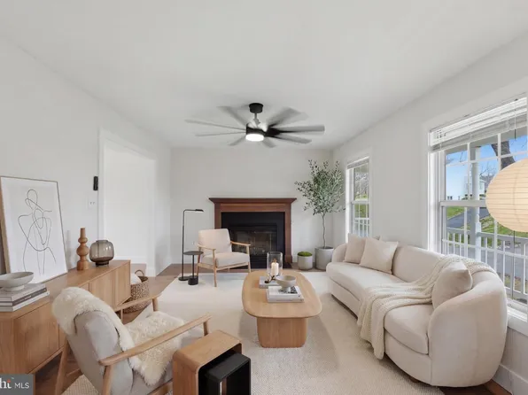 2972 Tartan Ln, Chesapeake Beach, MD 20732