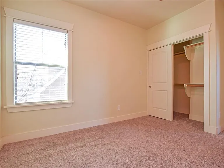 5405 Avenue H #B — Photo 8