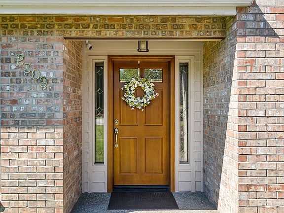 3rd image of 2309 Buckingham Drive SE