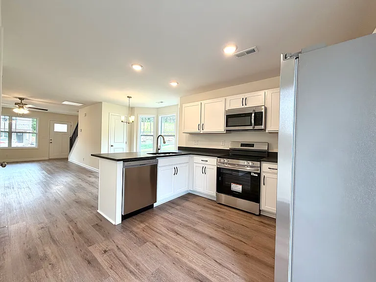 901 Peaceful Pl — Photo 31