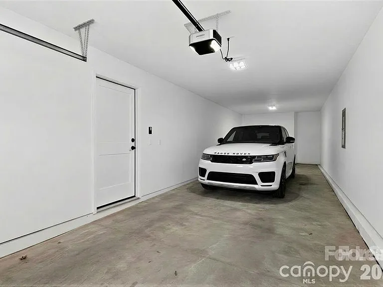 2714 Baltimore Ave — Photo 29