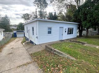 2595 Nesmith Lake Blvd, Akron, OH 44314