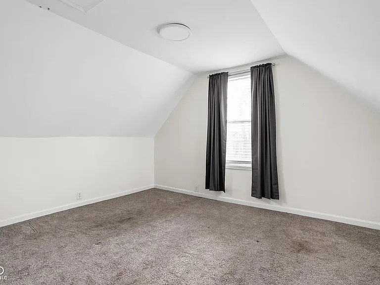 810 Grove St — Photo 8