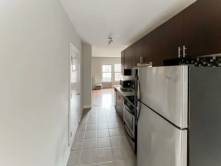 512-20 W. Cornelia — Photo 66