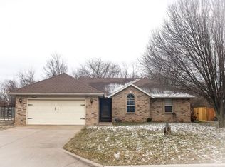 410 Arrowhead Rd, Willard, MO 65781
