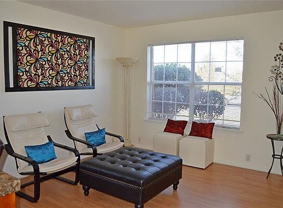 5th image of 1311 Periwinkle Dr