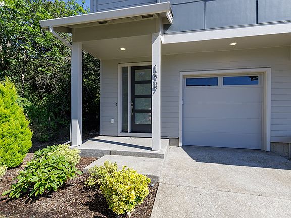 4th image of 16737 SE Rebstock Park Ln