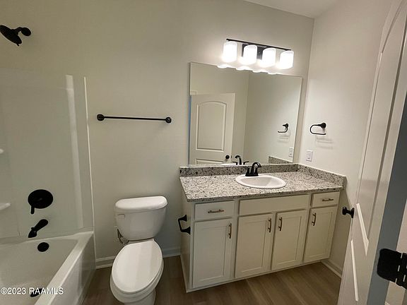 5th image of 202 Hardwicke Ct
