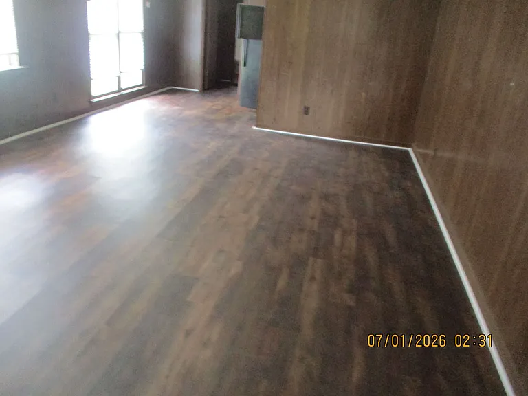 1704B Whitney Ave — Photo 6