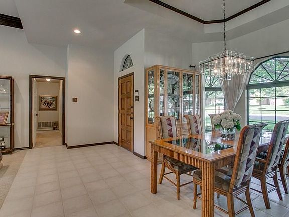 5th image of 914 Kings Ct
