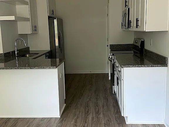 2nd image of 705 W Parker Rd #B