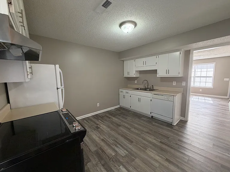 315 Pinehill Dr #2 — Photo 6