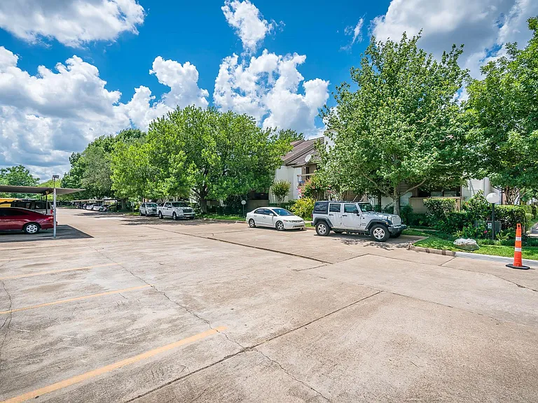 10047 Westpark Dr #49 — Photo 32